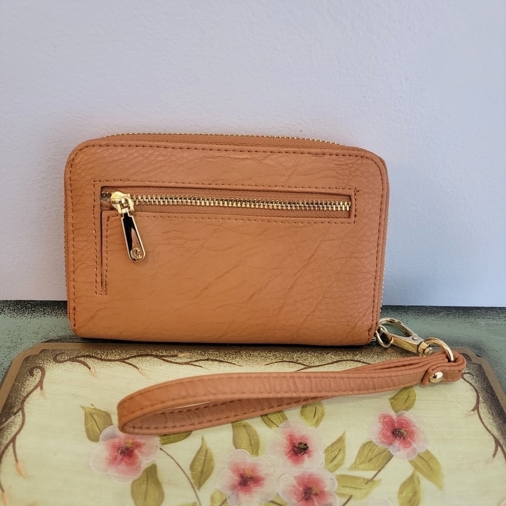 NWOT Faux Leather Wristlet - Picture 5 of 7